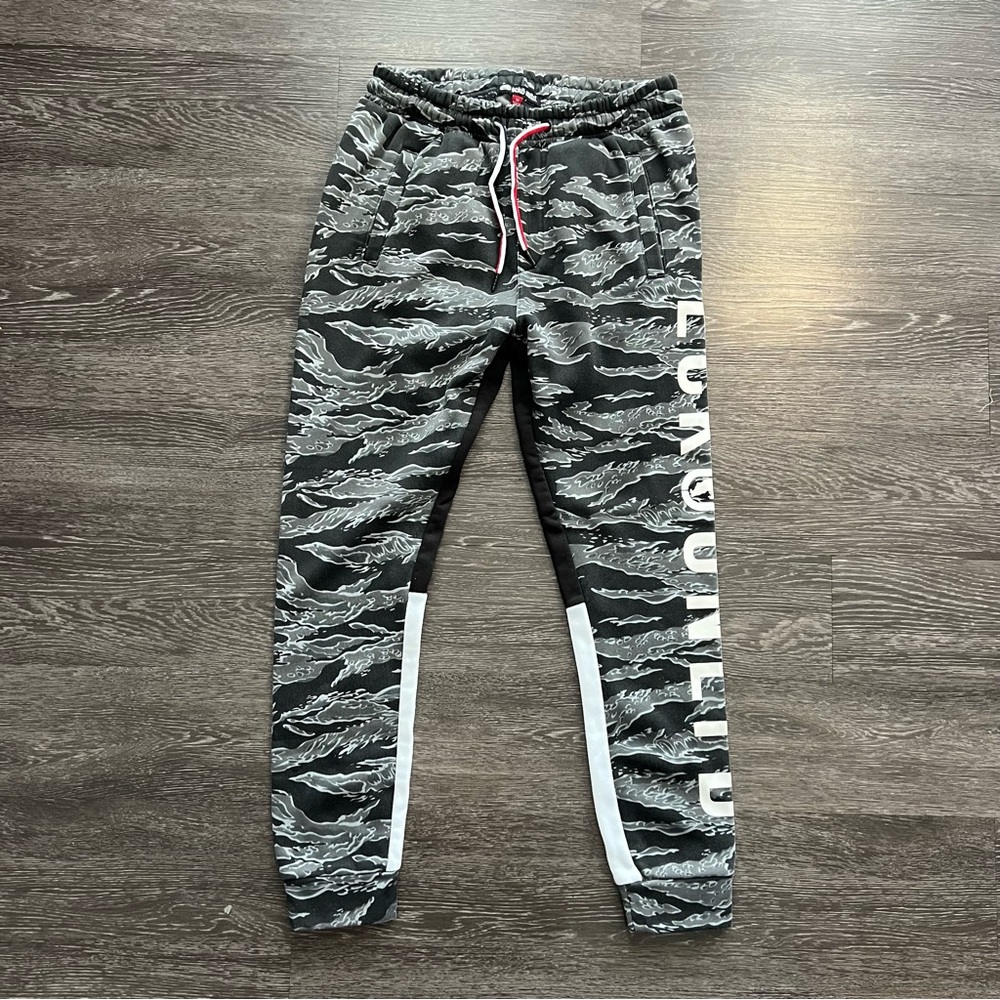 NWOT Ecko Unlimited Tiger-Stripe Camo Joggers